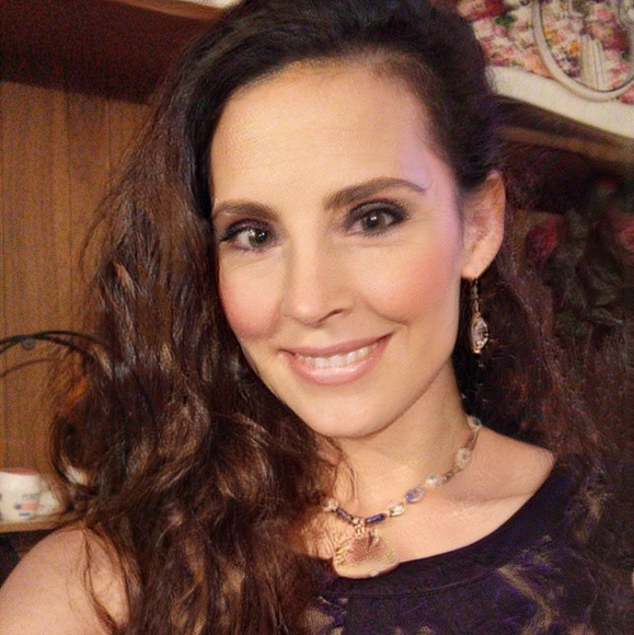 ๐  Meet your Posher: Valerie ๐ - Picture 4 of 16